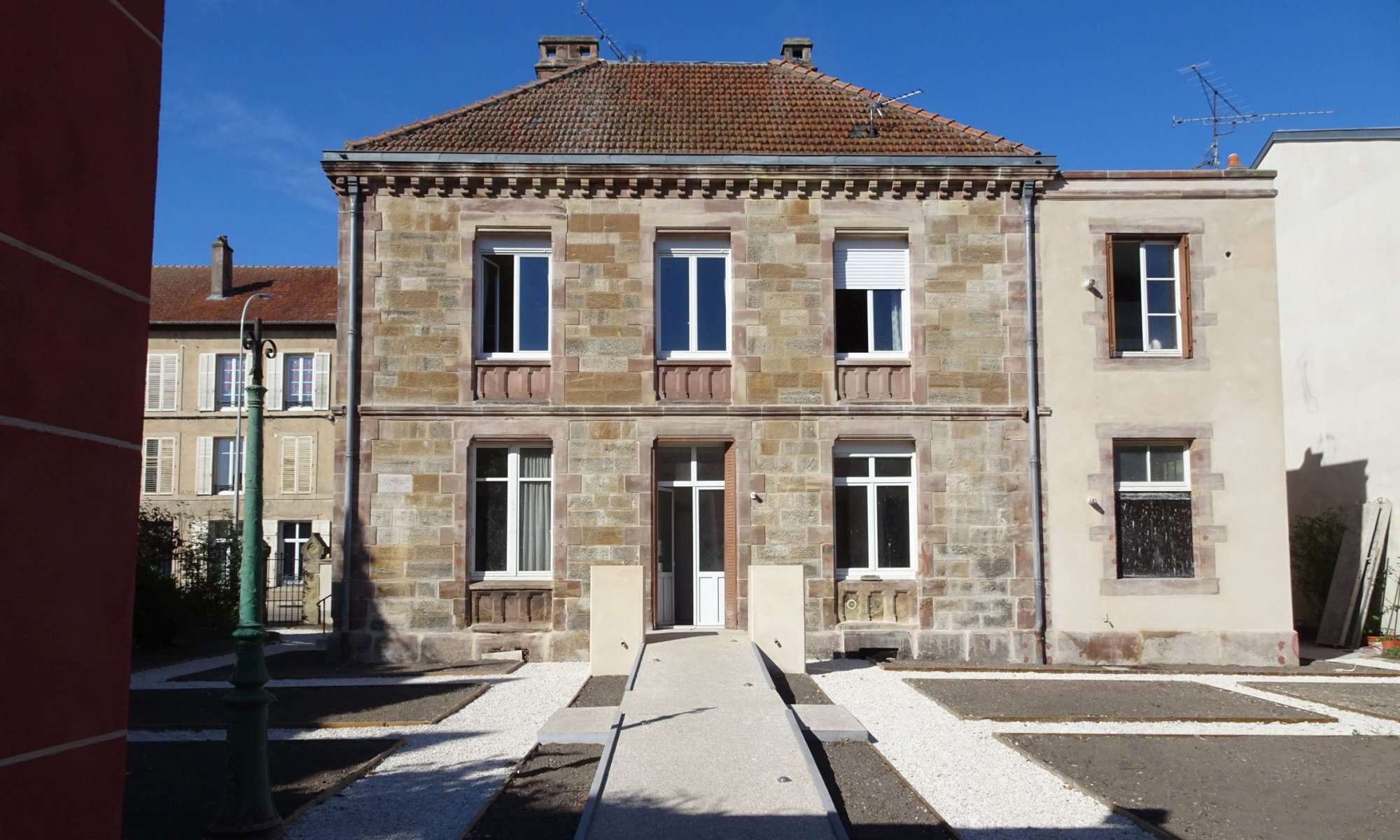Maison de santé dans un ancien presbytère - photo 3
