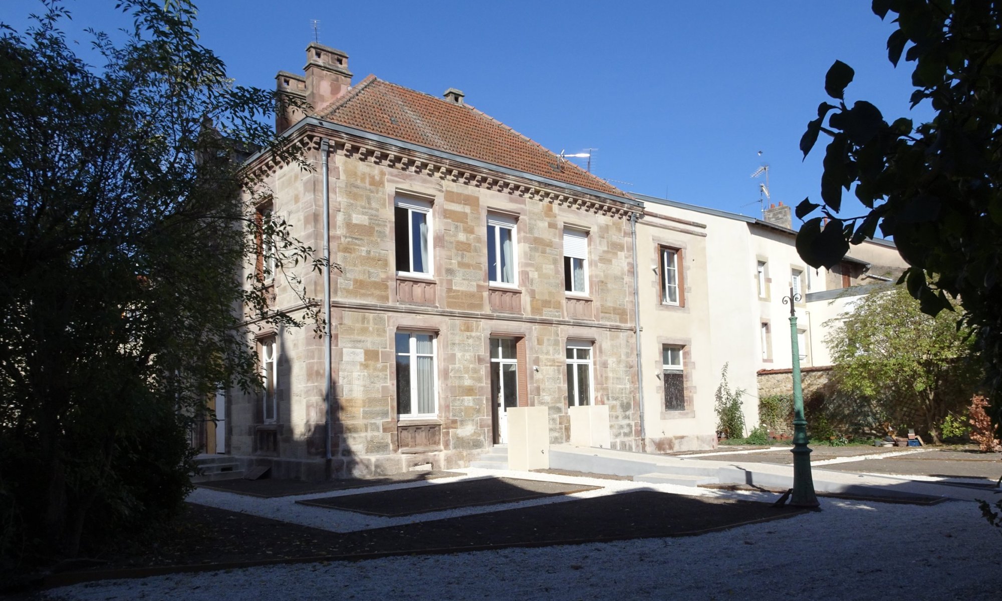 Maison de santé dans un ancien presbytère - photo 4