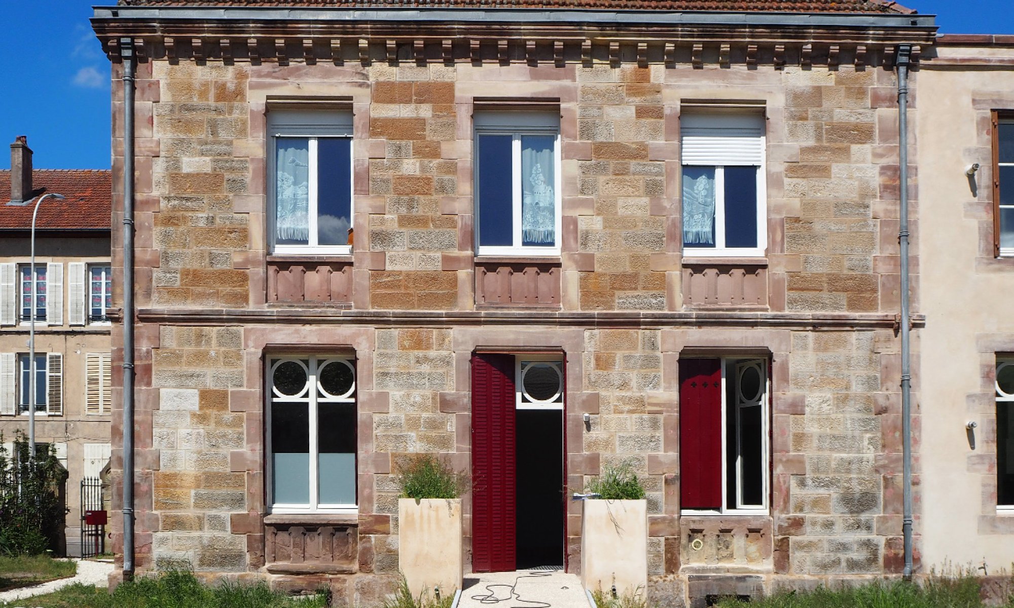 Maison de santé dans un ancien presbytère - photo 0